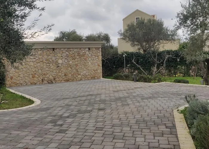 Laoura Villa